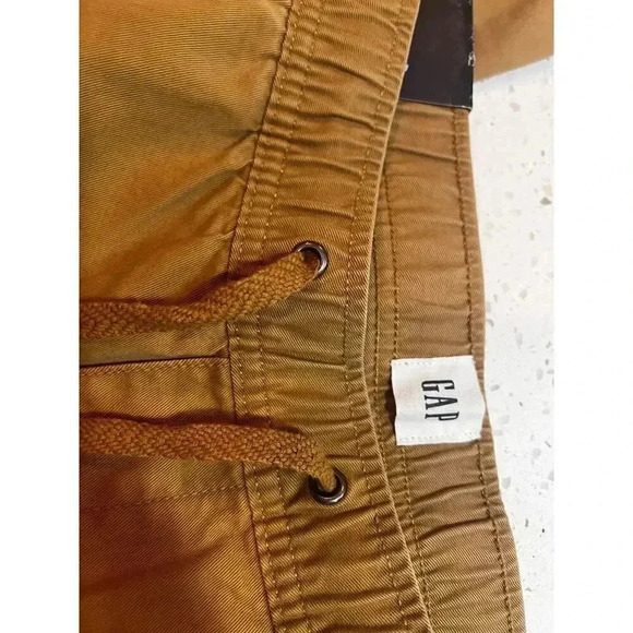 Gap essential jogger gap flex NWT tan large - Picture 3 of 8